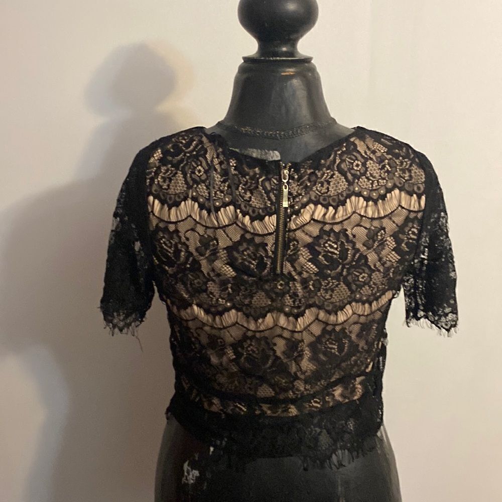 HYFVE 2 piece skirt set black/cream lining, size M - Picture 3 of 6